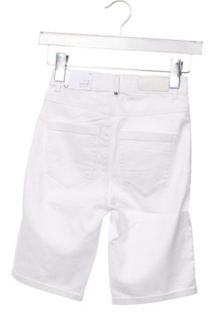 Дамски къс панталон ONLY, Размер XXS, Цвят Бял, Цена 4,60 лв.
