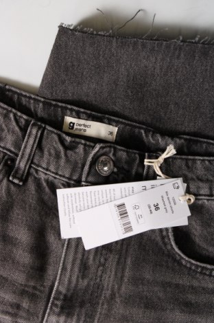 Damskie szorty Perfect Jeans By Gina Tricot, Rozmiar S, Kolor Szary, Cena 122,61 zł