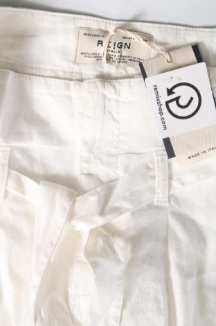 Дамски къс панталон Reign, Размер S, Цвят Бял, Цена 46,20 лв.