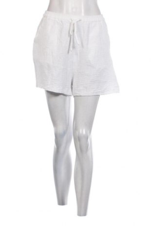 Дамски къс панталон Reserved, Размер S, Цвят Бял, Цена 11,73 лв.