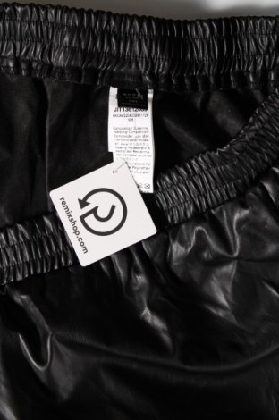 Pantaloni scurți de femei SHEIN, Mărime 3XL, Culoare Negru, Preț 62,50 Lei