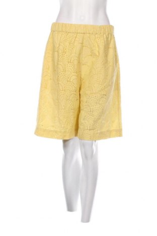 Γυναικείο κοντό παντελόνι Samsoe & Samsoe, Μέγεθος L, Χρώμα Κίτρινο, Τιμή 27,84 €