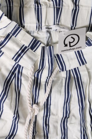Дамски къс панталон Sinsay, Размер S, Цвят Многоцветен, Цена 19,00 лв.
