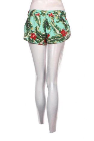 Γυναικείο κοντό παντελόνι Superdry, Μέγεθος S, Χρώμα Πολύχρωμο, Τιμή 21,43 €