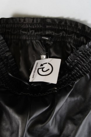 Дамски къс панталон Tezenis, Размер XS, Цвят Черен, Цена 19,00 лв.