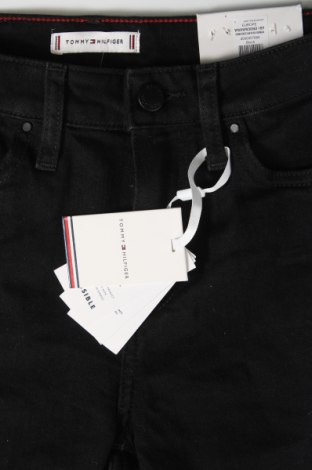 Дамски къс панталон Tommy Hilfiger, Размер XS, Цвят Черен, Цена 52,80 лв.