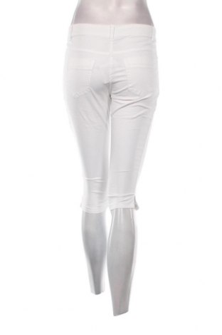 Дамски къс панталон Up 2 Fashion, Размер S, Цвят Бял, Цена 10,56 лв.