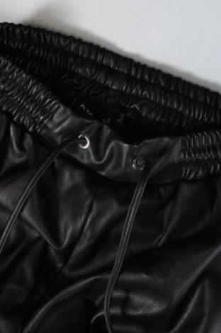 Γυναικείο παντελόνι δερμάτινο Amisu, Μέγεθος XS, Χρώμα Μαύρο, Τιμή 5,38 €