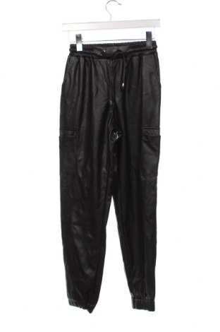 Γυναικείο παντελόνι δερμάτινο Amisu, Μέγεθος XS, Χρώμα Μαύρο, Τιμή 8,07 €