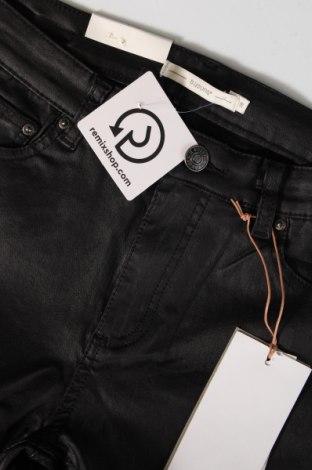 Γυναικείο παντελόνι δερμάτινο B.Young, Μέγεθος M, Χρώμα Μαύρο, Τιμή 39,69 €
