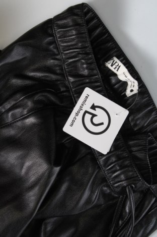 Дамски кожен панталон Zara, Размер XS, Цвят Черен, Цена 8,91 лв.