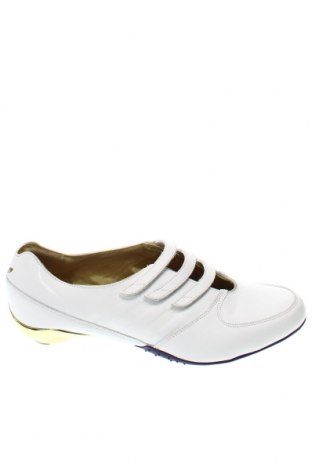 Дамски обувки Adidas Originals, Размер 42, Цвят Бял, Цена 53,40 лв.