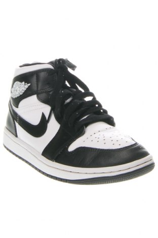 Încălțăminte de damă Air Jordan Nike, Mărime 38, Culoare Multicolor, Preț 381,58 Lei