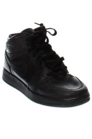 Дамски обувки Air Jordan Nike, Размер 38, Цвят Черен, Цена 103,00 лв.