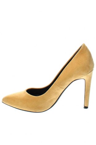 Дамски обувки Bershka, Размер 35, Цвят Жълт, Цена 47,82 лв.