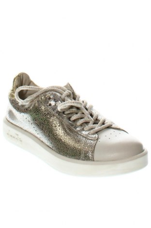 Дамски обувки Diadora, Размер 37, Цвят Златист, Цена 50,73 лв.