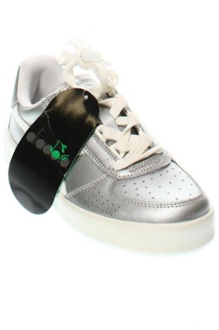 Dámské boty  Diadora, Velikost 36, Barva Stříbrná, Cena  1 500,00 Kč