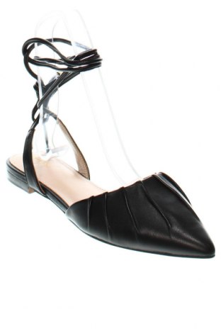 Дамски обувки Guess, Размер 40, Цвят Черен, Цена 127,44 лв.