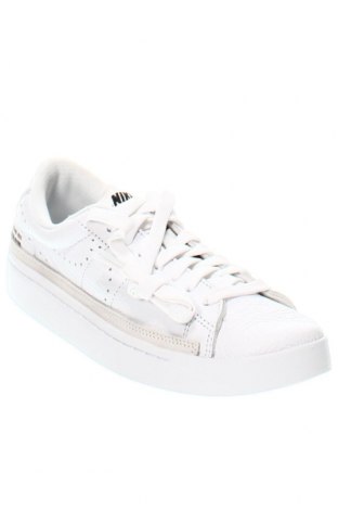 Дамски обувки Nike, Размер 36, Цвят Бял, Цена 69,02 лв.