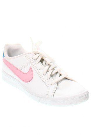 Дамски обувки Nike, Размер 37, Цвят Бял, Цена 71,20 лв.