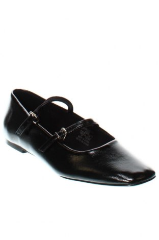 Дамски обувки Pull&Bear, Размер 37, Цвят Черен, Цена 38,81 лв.