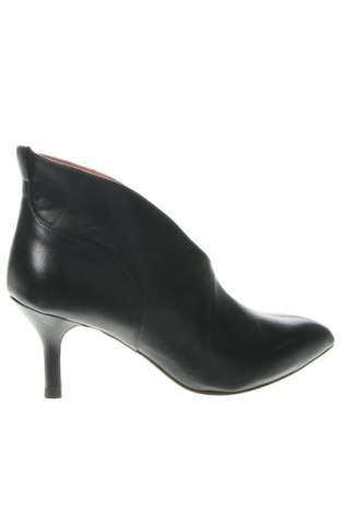 Дамски обувки Shoe The Bear, Размер 38, Цвят Черен, Цена 77,14 лв.