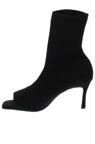 Дамски обувки Zara, Размер 40, Цвят Черен, Цена 27,37 лв.