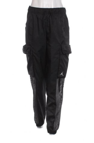 Дамски панталон Air Jordan Nike, Размер S, Цвят Черен, Цена 161,00 лв.