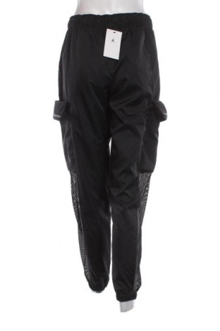 Pantaloni de femei Air Jordan Nike, Mărime S, Culoare Negru, Preț 410,71 Lei