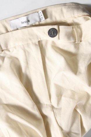 Γυναικείο παντελόνι Bershka, Μέγεθος M, Χρώμα Εκρού, Τιμή 17,94 €