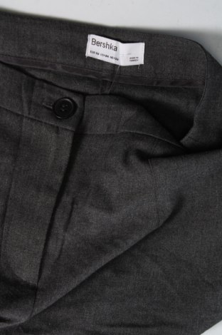 Дамски панталон Bershka, Размер XXS, Цвят Сив, Цена 29,00 лв.