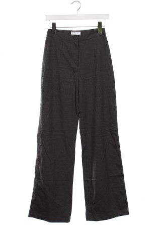 Pantaloni de femei Bershka, Mărime XXS, Culoare Gri, Preț 95,39 Lei