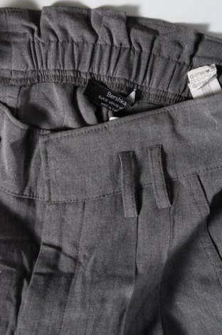 Pantaloni de femei Bershka, Mărime M, Culoare Gri, Preț 33,39 Lei