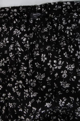 Γυναικείο παντελόνι Bershka, Μέγεθος L, Χρώμα Μαύρο, Τιμή 8,01 €