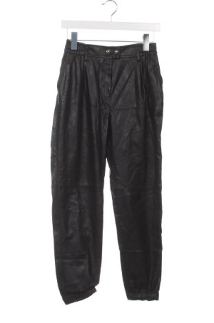 Дамски панталон Bershka, Размер XS, Цвят Черен, Цена 10,15 лв.