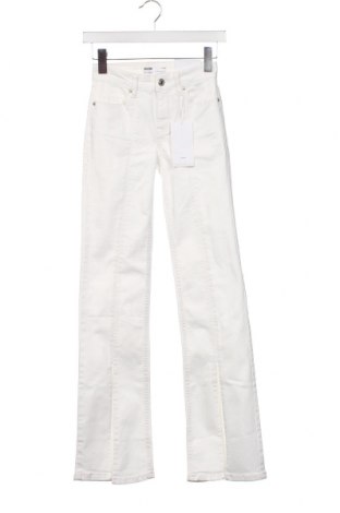 Γυναικείο παντελόνι Bershka, Μέγεθος XXS, Χρώμα Λευκό, Τιμή 14,12 €