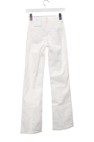 Γυναικείο παντελόνι Bershka, Μέγεθος XXS, Χρώμα Λευκό, Τιμή 23,53 €