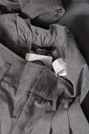 Дамски панталон Bershka, Размер XS, Цвят Сив, Цена 8,99 лв.