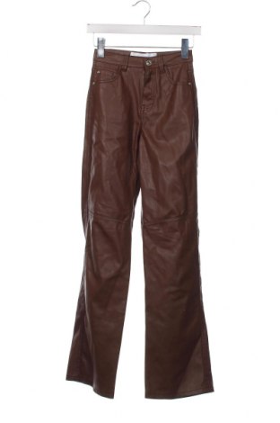 Дамски панталон Bershka, Размер XS, Цвят Кафяв, Цена 11,60 лв.