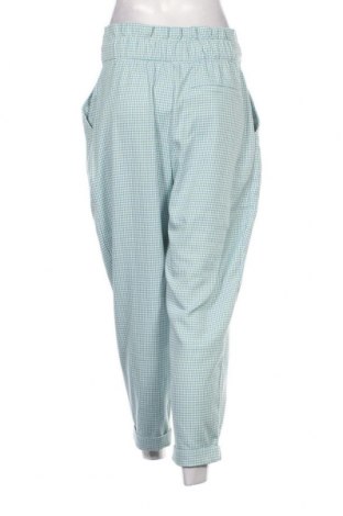 Дамски панталон Bershka, Размер M, Цвят Многоцветен, Цена 29,40 лв.