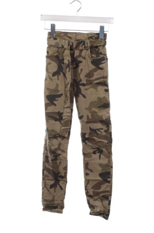 Дамски панталон Bershka, Размер XXS, Цвят Зелен, Цена 29,00 лв.