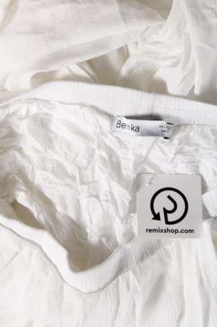 Дамски панталон Bershka, Размер L, Цвят Бял, Цена 17,40 лв.