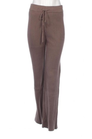 Pantaloni de femei Guess, Mărime M, Culoare Maro, Preț 565,79 Lei
