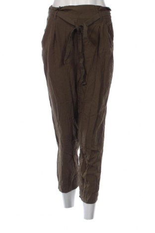 Дамски панталон H&M, Размер M, Цвят Зелен, Цена 15,66 лв.
