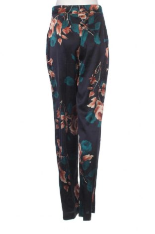 Дамски панталон Marciano by Guess, Размер M, Цвят Многоцветен, Цена 122,40 лв.