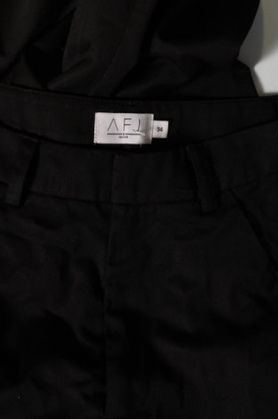 Γυναικείο παντελόνι NA-KD, Μέγεθος XS, Χρώμα Μαύρο, Τιμή 3,80 €