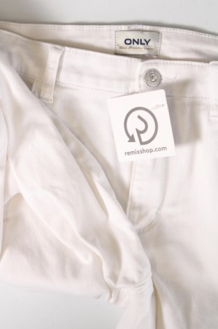 Дамски панталон ONLY, Размер L, Цвят Бял, Цена 29,34 лв.
