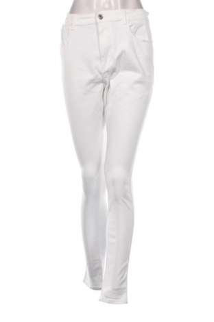 Дамски панталон ONLY Carmakoma, Размер XL, Цвят Бял, Цена 15,39 лв.