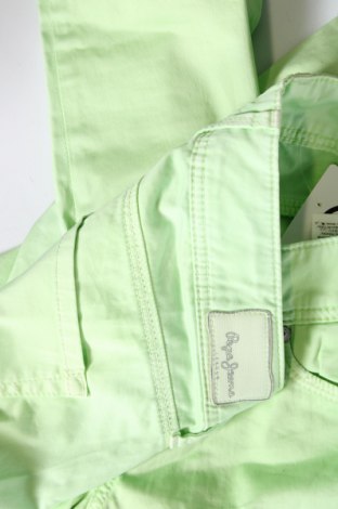 Дамски панталон Pepe Jeans, Размер M, Цвят Зелен, Цена 51,86 лв.