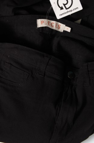 Дамски панталон Pieces, Размер M, Цвят Черен, Цена 9,45 лв.